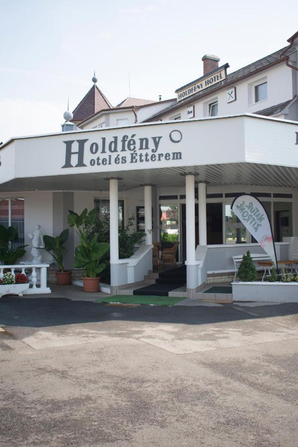 Holdfeny Hotel Forro Exterior photo